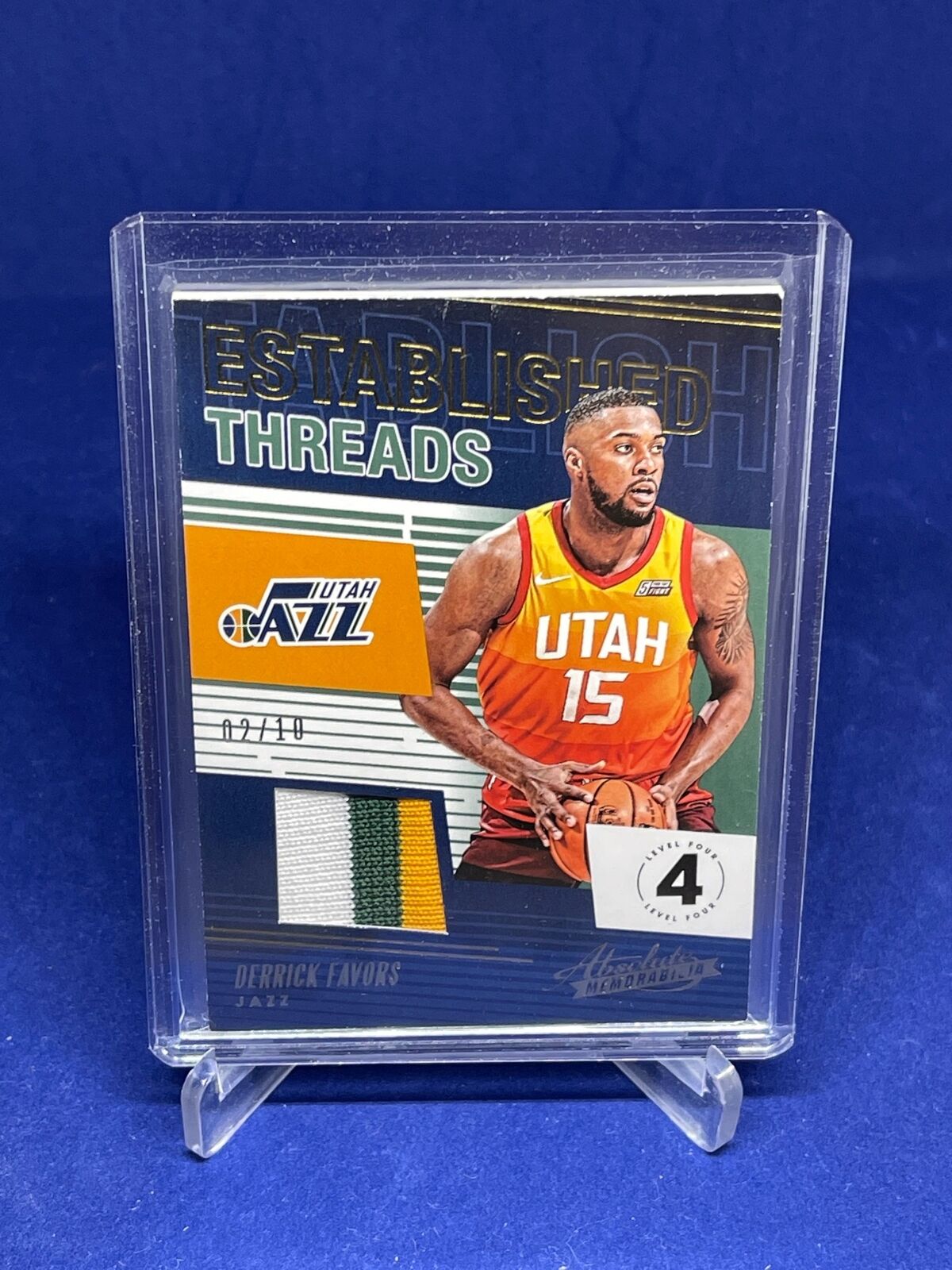 DERRICK FAVORS 2018-19 PANINI ABSOLUTE ESTABLISHED THREADS PATCH #D 2/10
