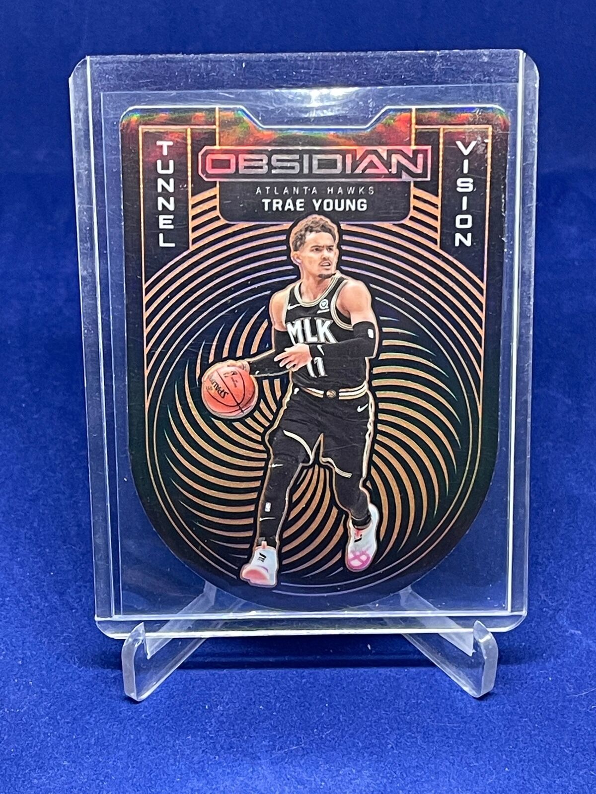 TRAE YOUNG 2020-21 PANINI OBSIDIAN TUNNEL VISION ORANGE ETCH DIE CUT #D 18/35