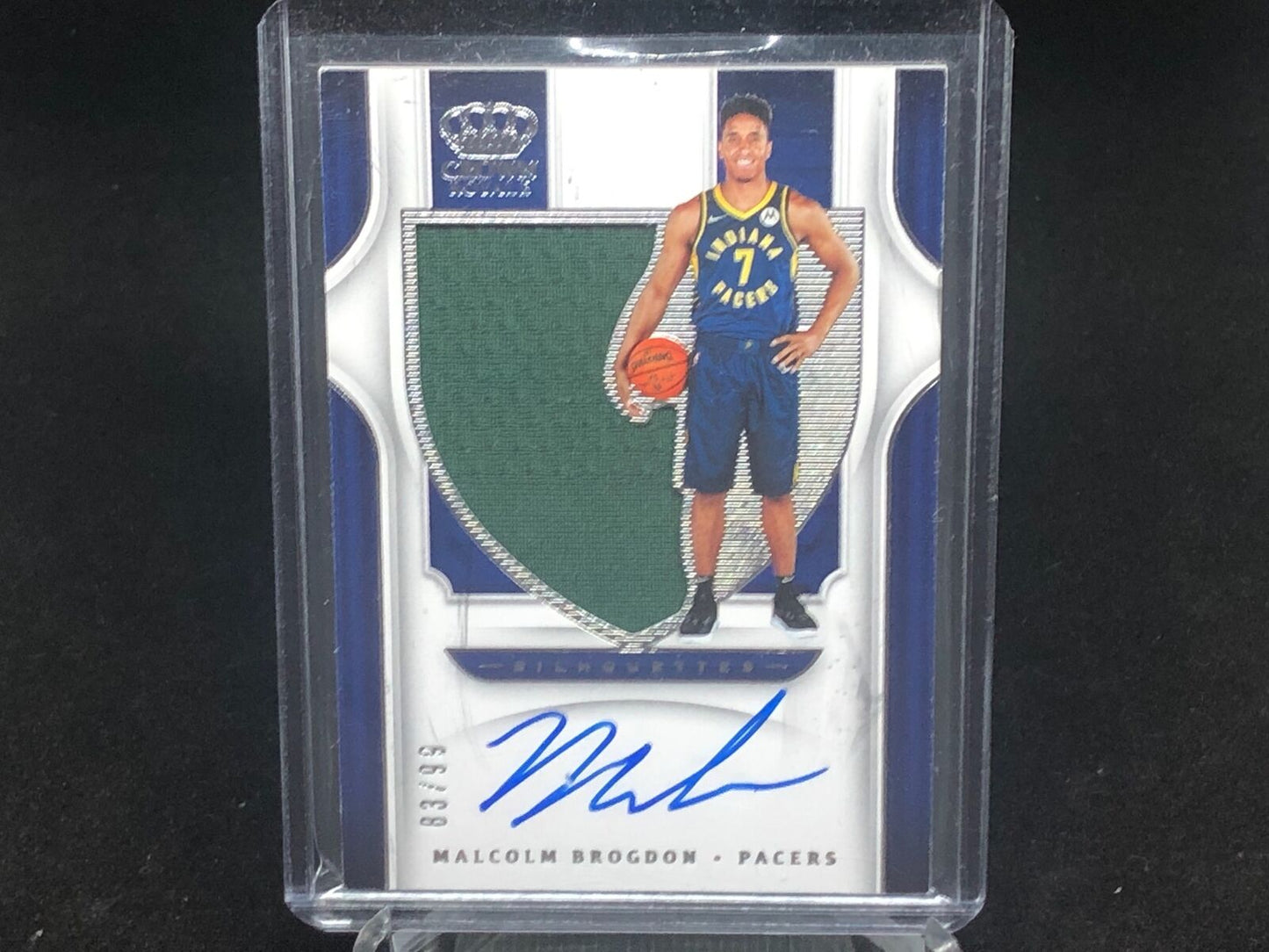 MALCOLM BROGDON 2019-20 PANINI CROWN ROYALE JERSEY ON CARD AUTO #D 83/99