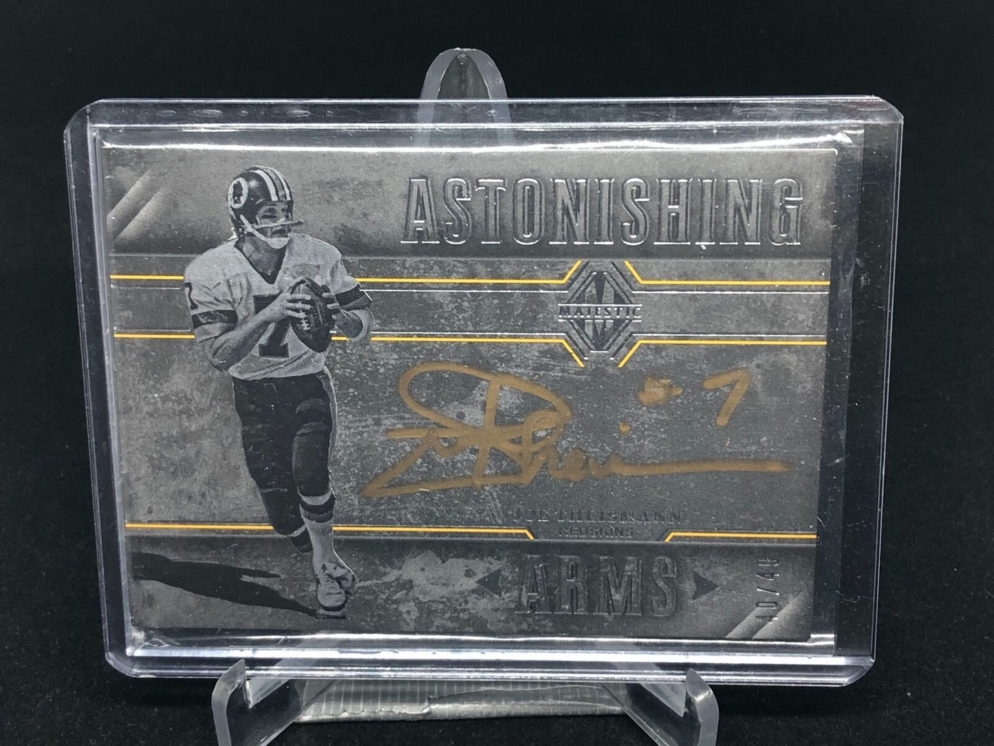 JOE THEISMANN 2017 PANINI MAJESTIC ASTONISHING ARMS ON CARD AUTO #D 40/49