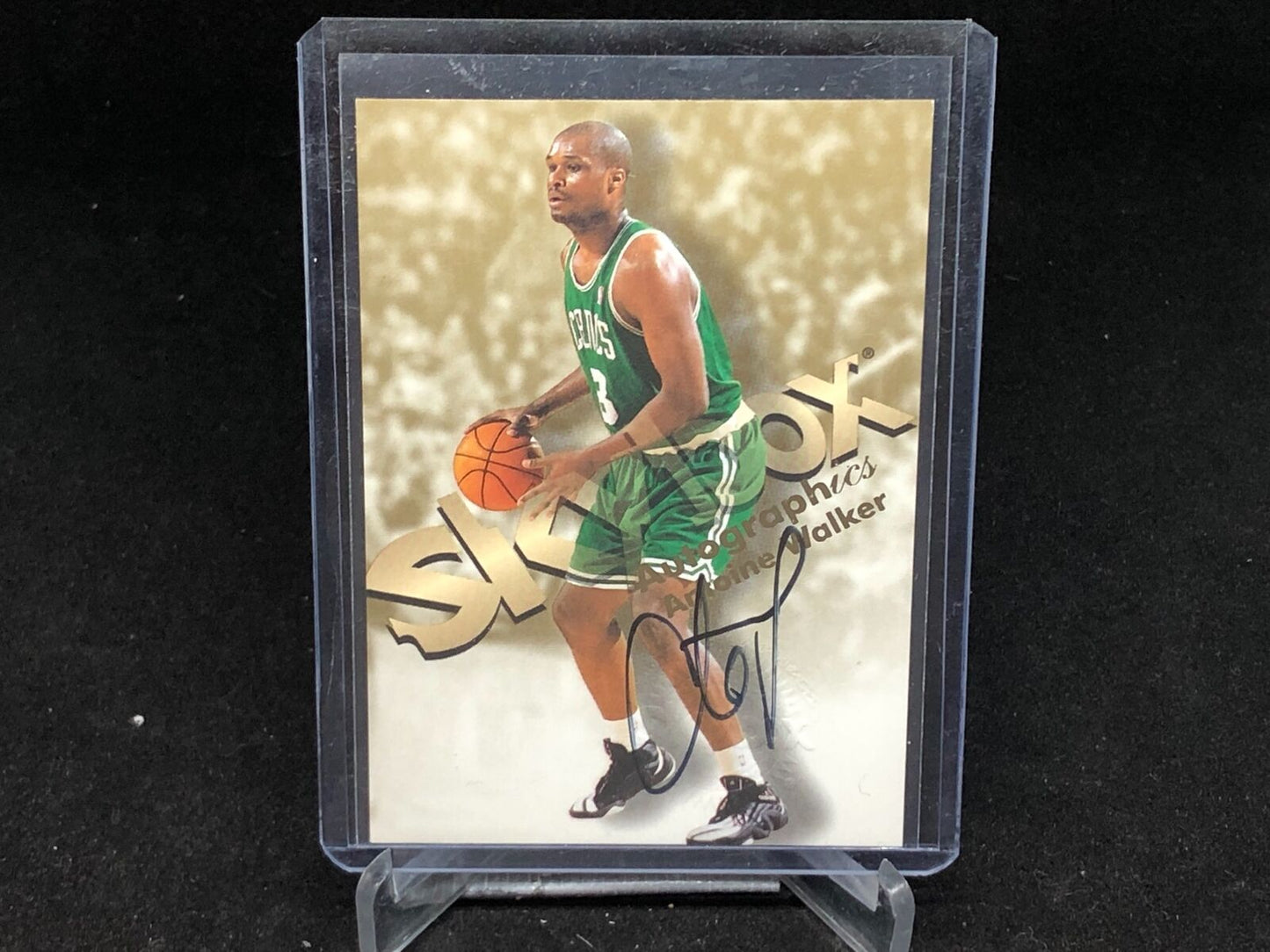 ANTOINE WALKER 1998-99 SKYBOX AUTOGRAPHICS ON CARD AUTO