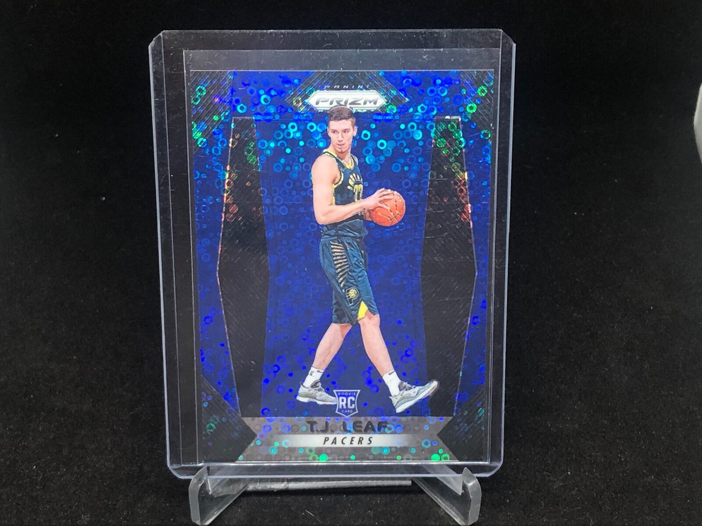 TJ LEAF 2017-18 PANINI PRIZM FAST BREAK BLUE PRIZM RC #D 155/175