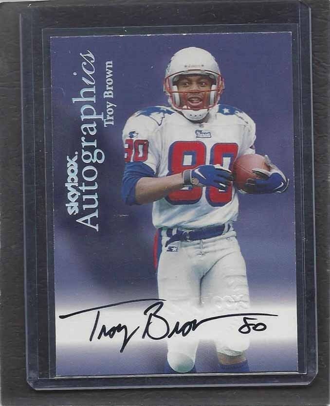 TROY BROWN 1999 SKYBOX AUTOGRAPHICS RARE PATRIOTS ON CARD AUTO