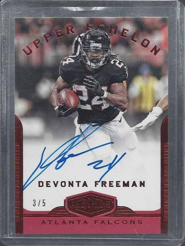 DEVONTA FREEMAN 2018 PLATES & PATCHES UPPER ECHELON RED ON CARD AUTO #D 3/5