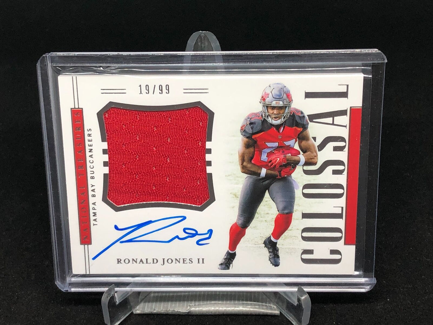 RONALD JONES II 2018 PANINI NATIONAL TREASURES JERSEY ON CARD AUTO RC #D 19/99
