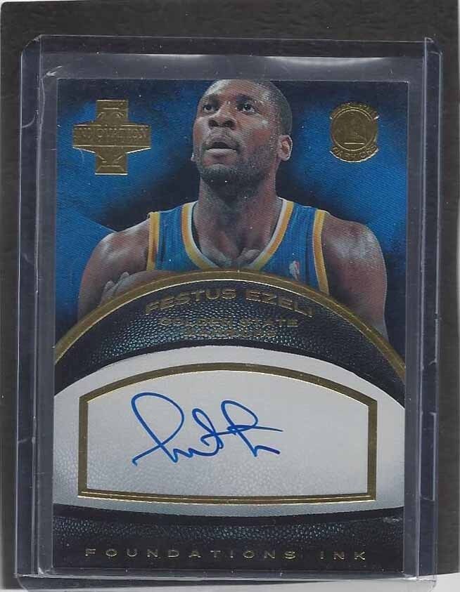 FESTUS EZELI 2013-14 PANINI INNOVATION FOUNDATIONS INK GOLD ON CARD AUTO RC /25