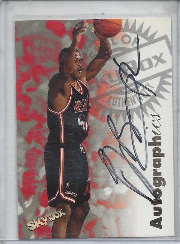 P.J. BROWN 1997-98 SKYBOX AUTOGRAPHICS HEAT ON CARD AUTO