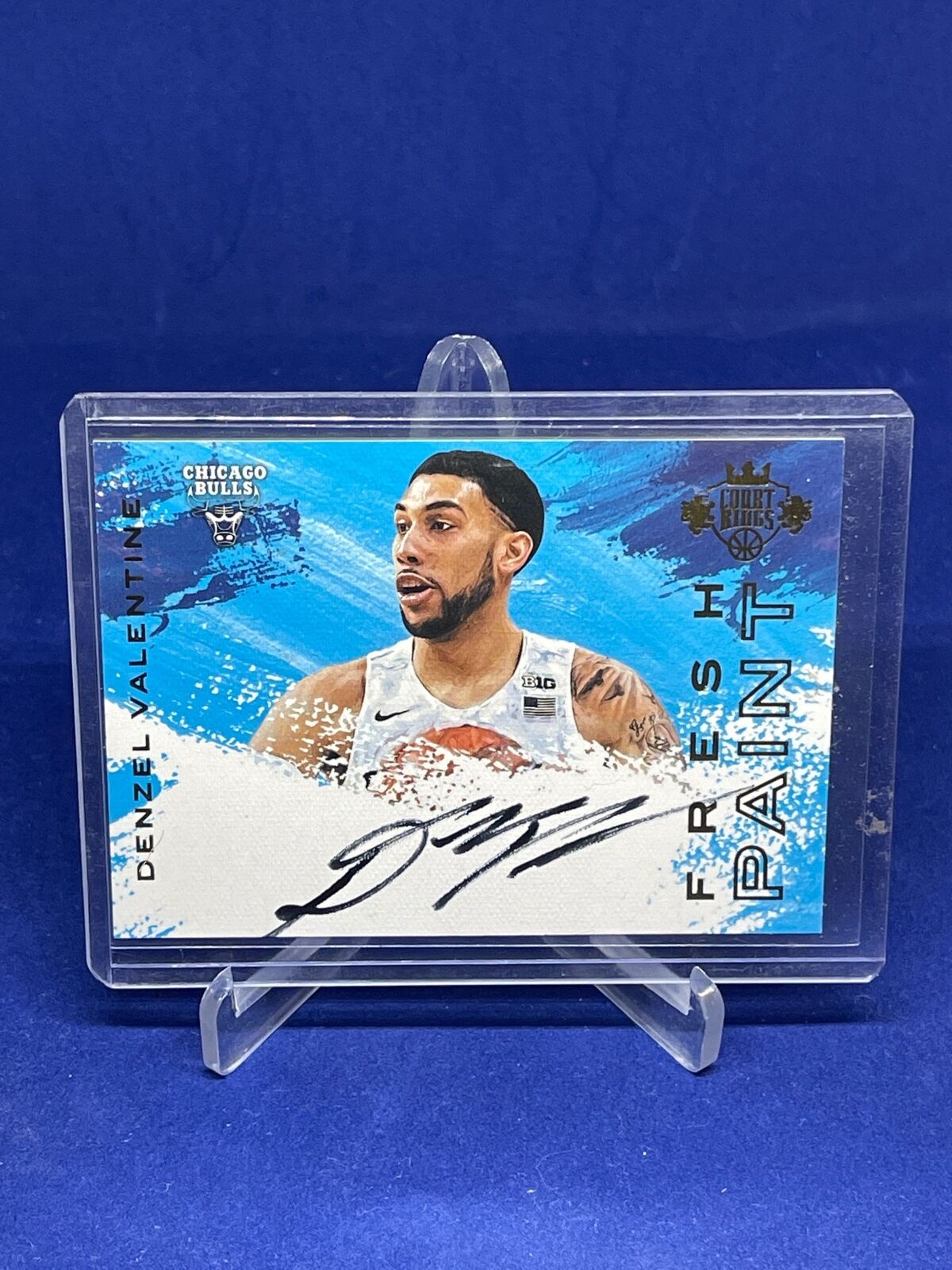 DENZEL VALENTINE 2016-17 PANINI COURT KINGS FRESH PAINT AUTO RC #D 109/200