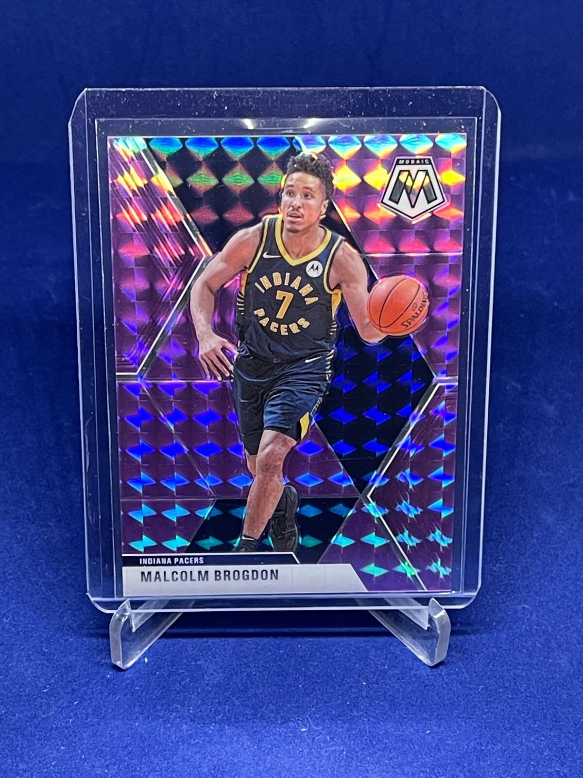 MALCOLM BROGDON 2019-20 PANINI MOSAIC PURPLE MOSAIC PRIZM #D 39/49