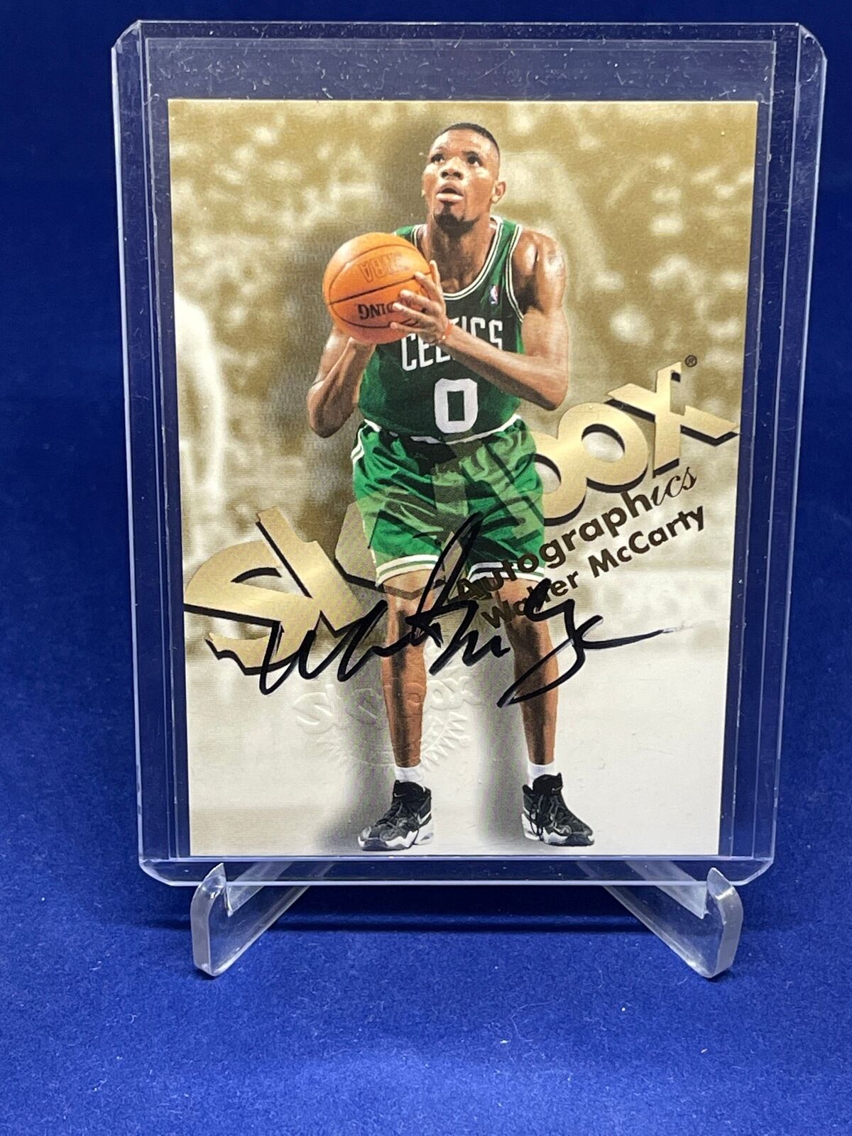 WALTER MCCARTY 1998-99 SKYBOX PREMIUM AUTOGRAPHICS ON CARD AUTO
