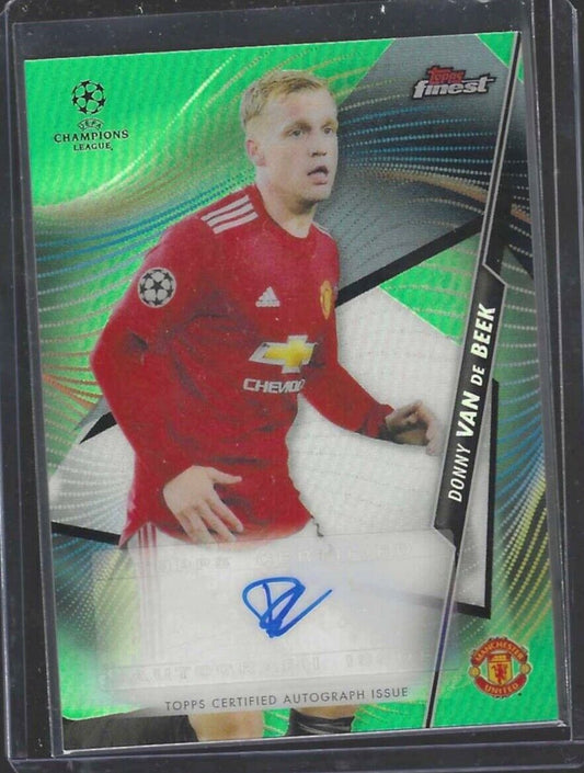 DONNY VAN DE BEEK 2020-21 TOPPS FINEST UCL GREEN REFRACTOR AUTO #D 33/99