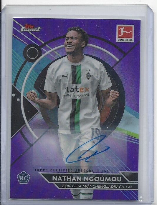 NATHAN NGOUMOU 2022-23 TOPPS FINEST BUNDESLIGA PURPLE REFRACTOR AUTO RC #D 45/99