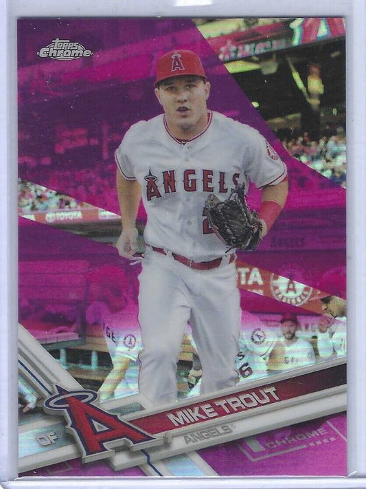 MIKE TROUT 2017 TOPPS CHROME PINK REFRACTOR #200
