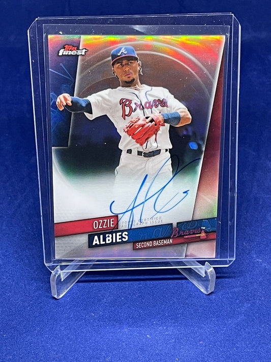 OZZIE ALBIES 2019 TOPPS FINEST ON CARD AUTO REFRACTOR