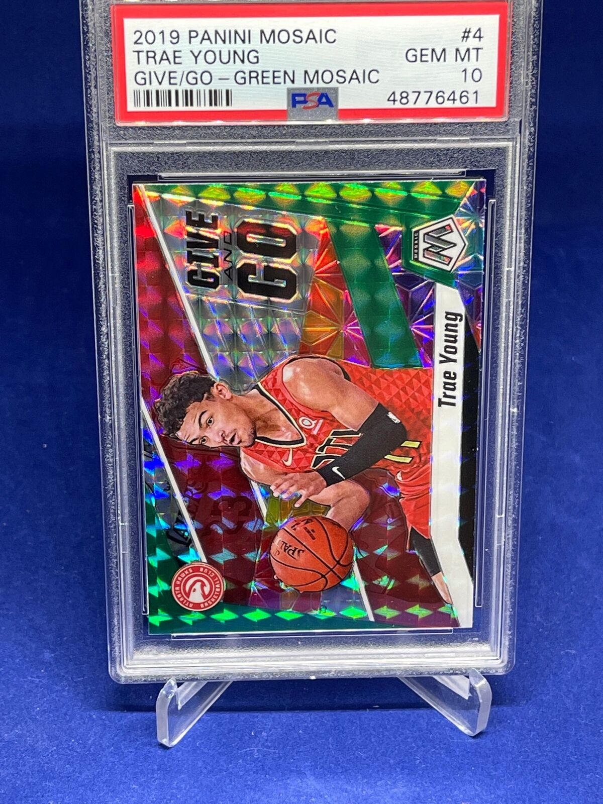 TRAE YOUNG 2019-20 PANINI MOSAIC GIVE AND GO GREEN MOSAIC PRIZM #4 PSA 10