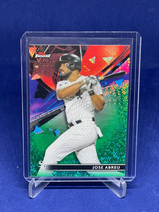 JOSE ABREU 2021 TOPPS FINEST GREEN SPECKLE REFRACTOR #D 85/125