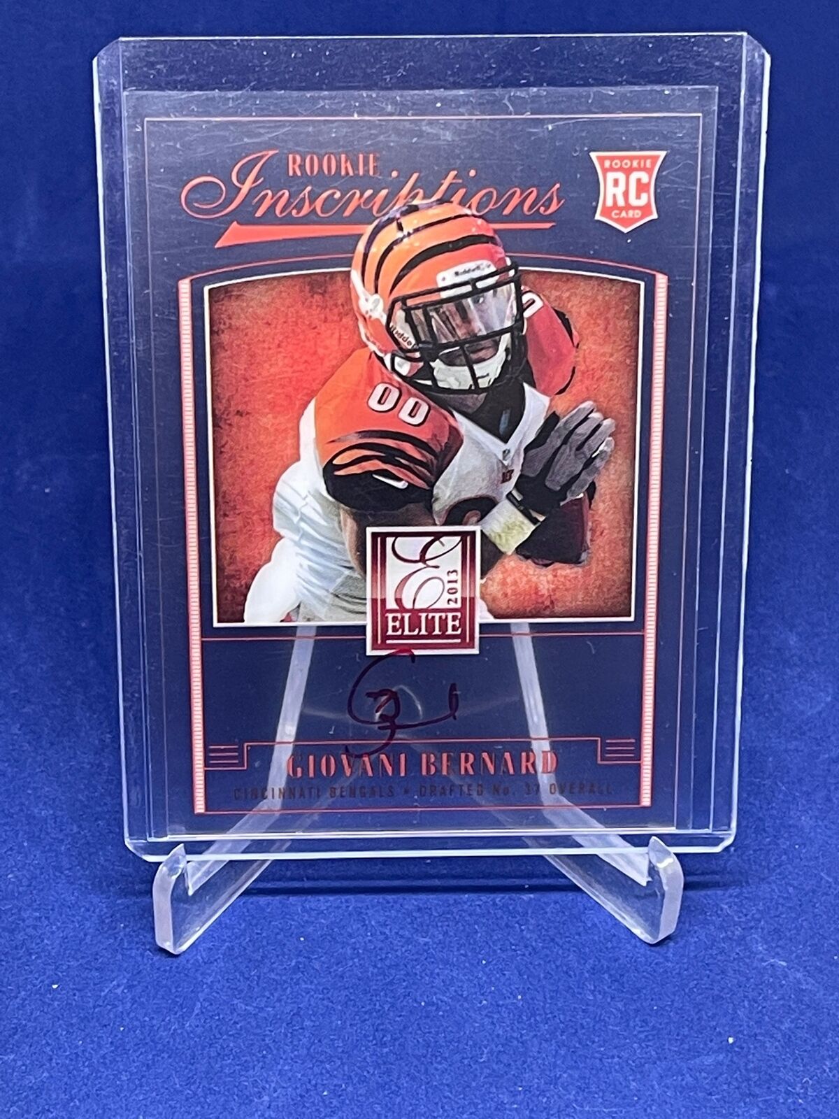 GIOVANI BERNARD 2013 PANINI ELITE ROOKIE INSCRIPTIONS RED INK ON CARD AUTO RC 13