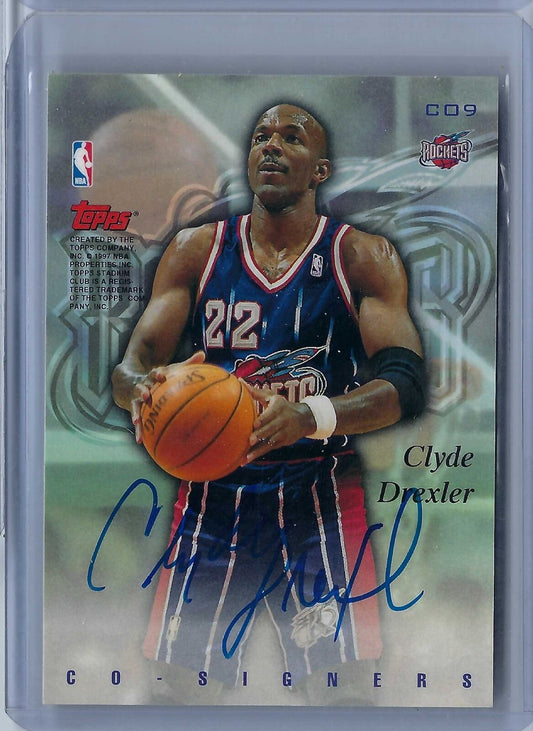 CLYDE DREXLER & JUWAN HOWARD 1997-98 TOPPS STADIUM CLUB COSIGNERS DUAL AUTO #C09
