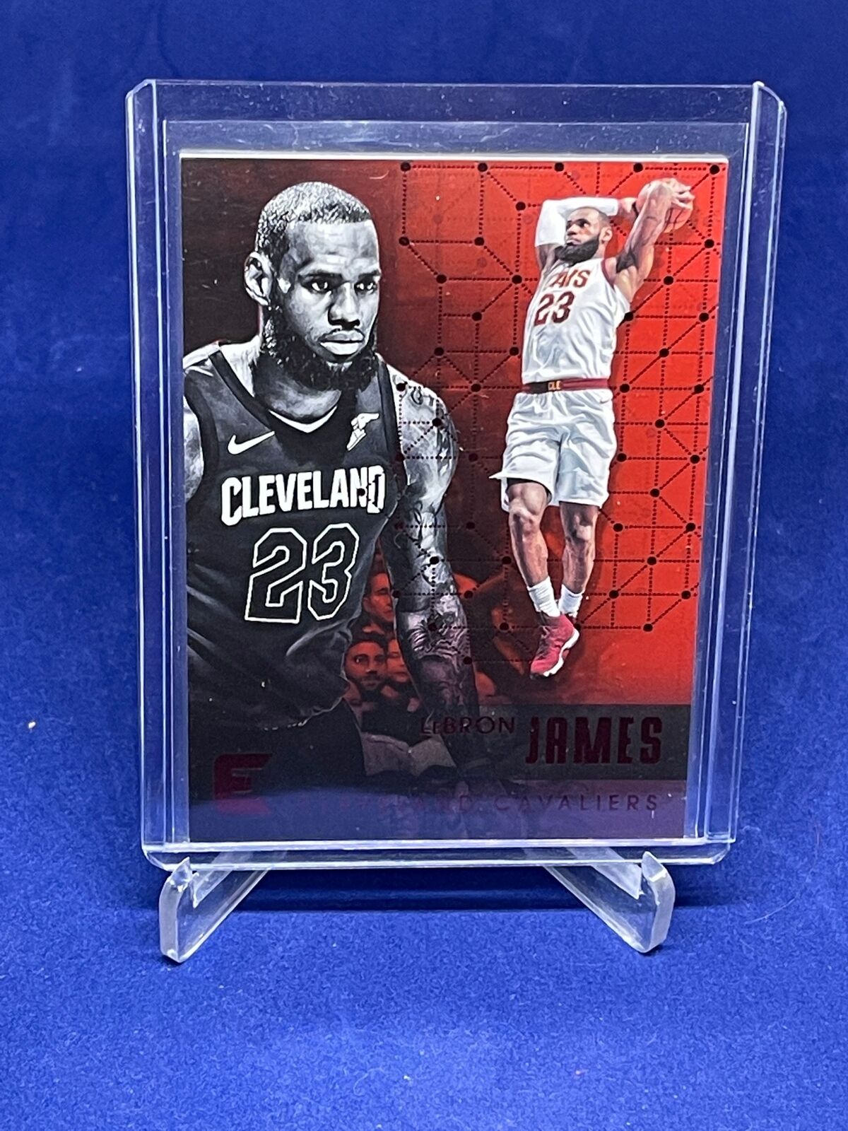 LEBRON JAMES 2017-18 PANINI ESSENTIALS RED #78