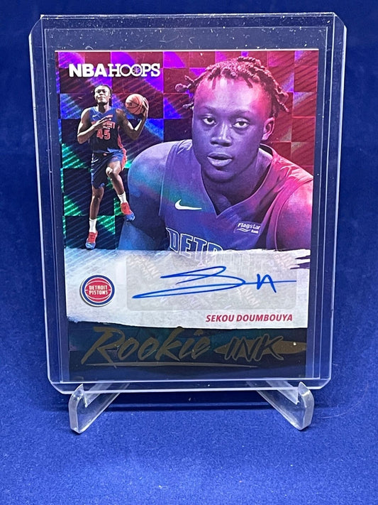 SEKOU DOUMBAYA 2019-20 PANINI NBA HOOPS ROOKIE INK AUTO RC