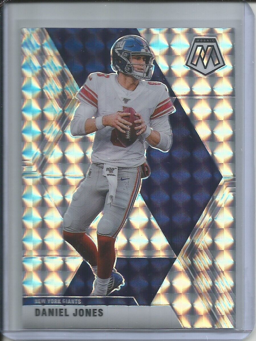 DANIEL JONES 2019-20 PANINI MOSAIC SILVER MOSAIC PRIZM GIANTS