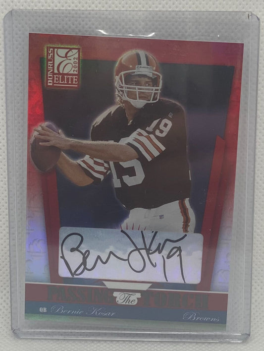 BERNIE KOSAR 2002 DONRUSS ELITE PASSING THE TORCH ON CARD AUTO #D 95/100