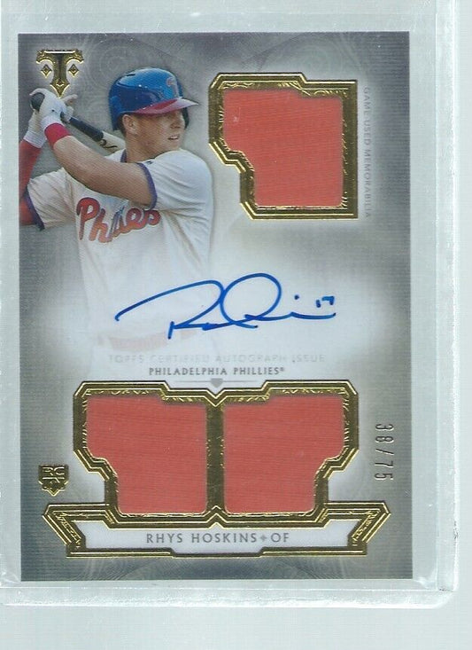 RHYS HOSKINS 2018 TOPPS TRIPLE THREADS JERSEY ON CARD AUTO RC #D 38/75