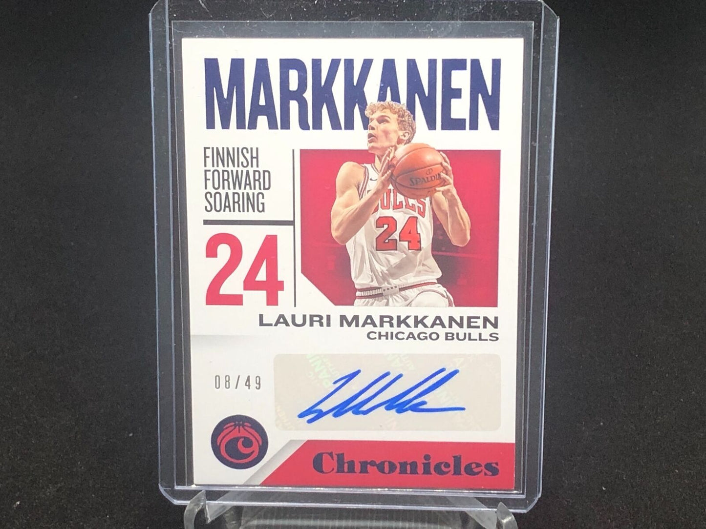 LAURI MARKKANEN 2018-19 PANINI CHRONICLES BLUE AUTO #D 8/49