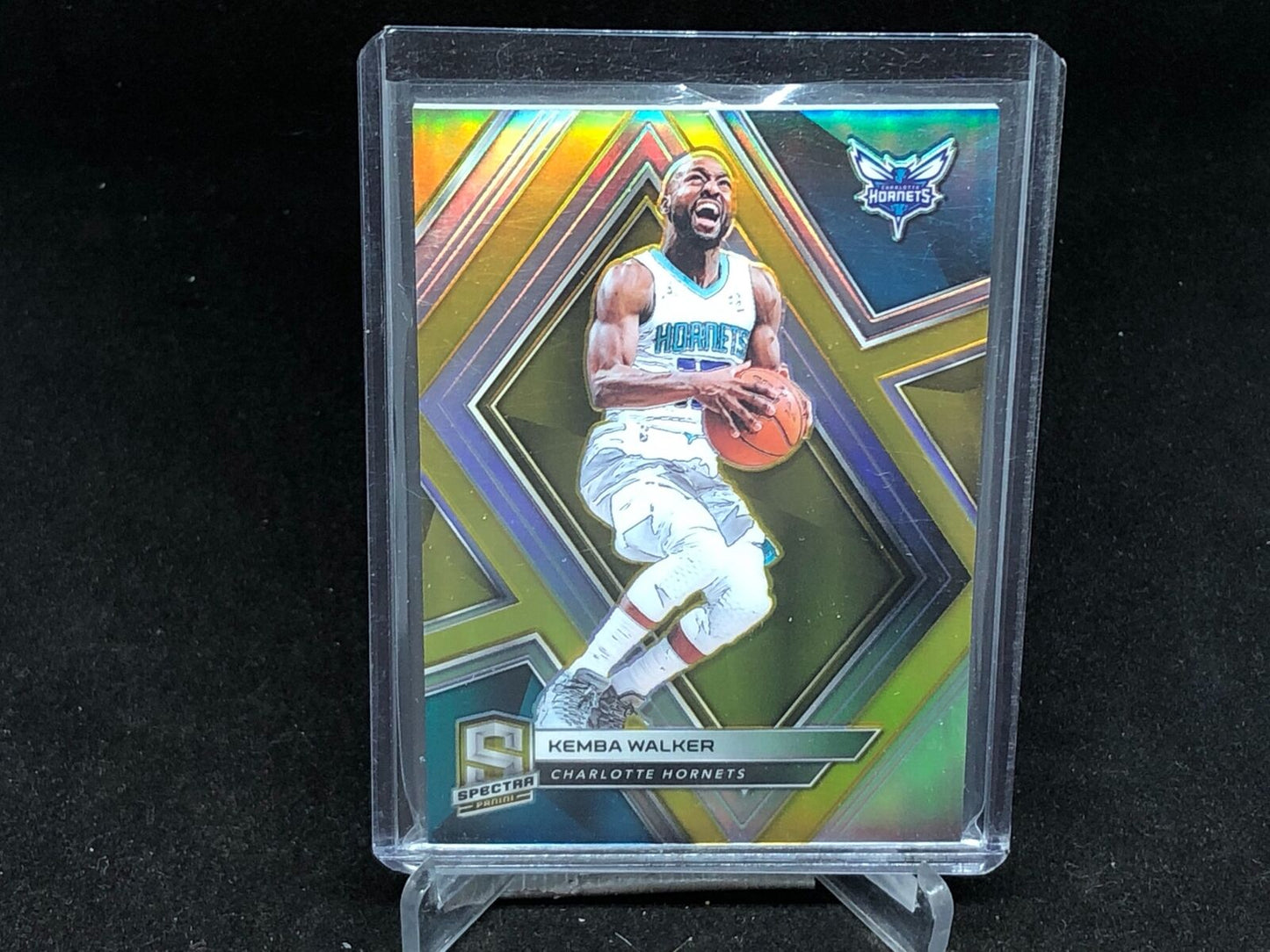 KEMBA WALKER 2018-19 PANINI SPECTRA GOLD PRIZM #D /10