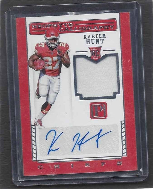 KAREEM HUNT 2017 PANINI PANTHEON NEOPHYTE CALLIGRAPHY JERSEY AUTO RC #D 18/149