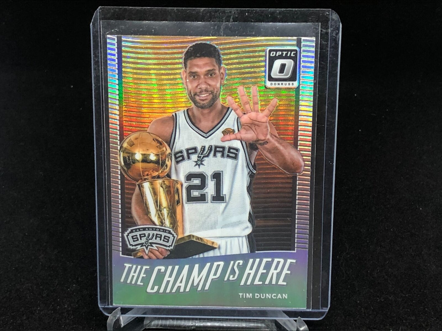 TIM DUNCAN 2017-18 PANINI OPTIC THE CHAMP IS HERE SILVER HOLO PRIZM # 11