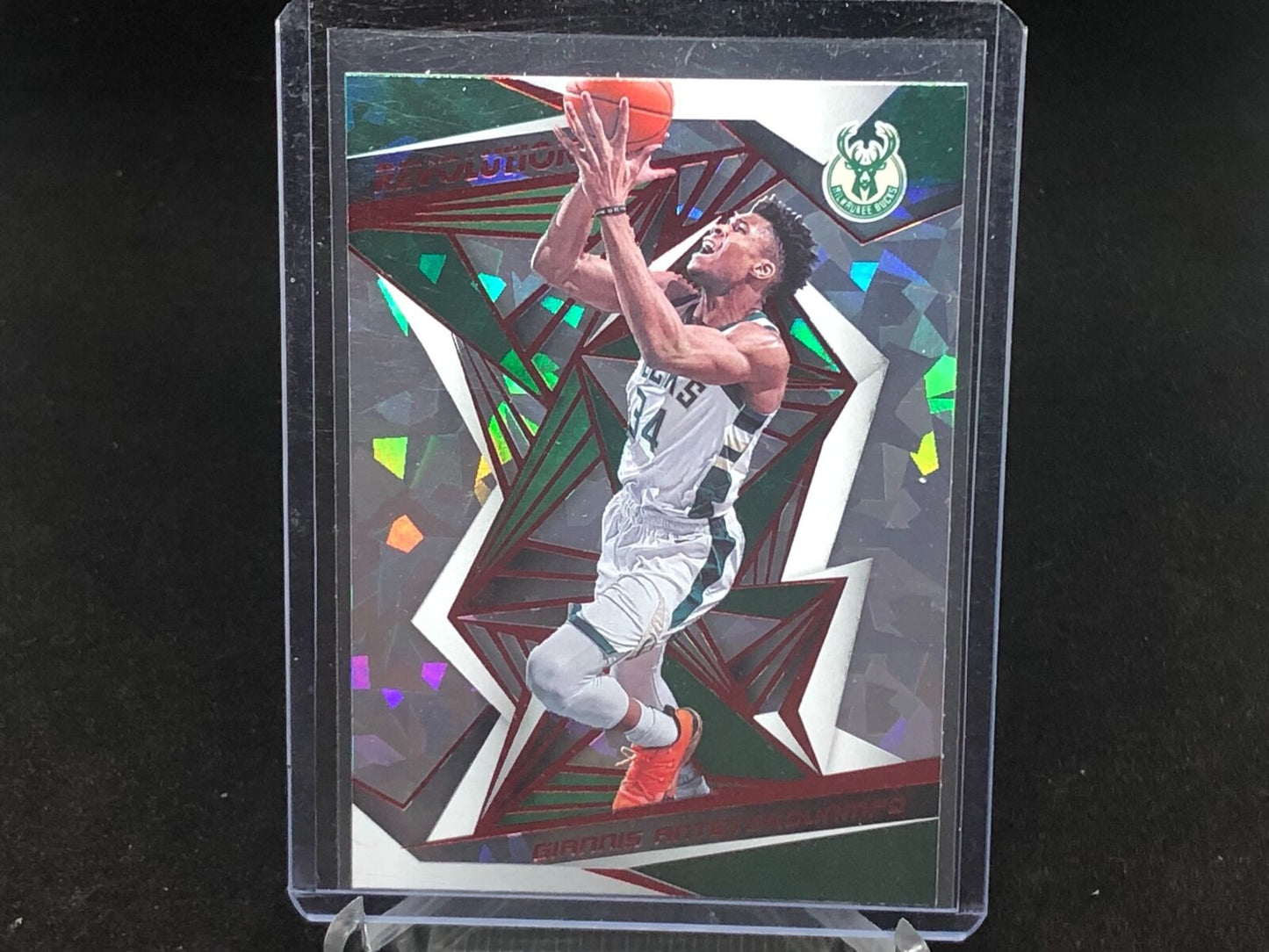 GIANNIS ANTETOKOUNMPO 2019-20 PANINI REVOLUTION CHINESE NEW YEAR # 76