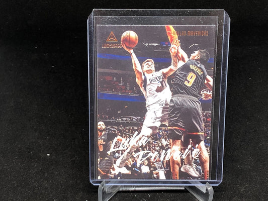 LUKA DONCIC 2019-20 PANINI CHRONICLES LUMINANCE BRONZE # 159