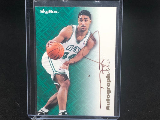 RICK FOX 1996-97 SKYBOX AUTOGRAPHICS ON CARD AUTO