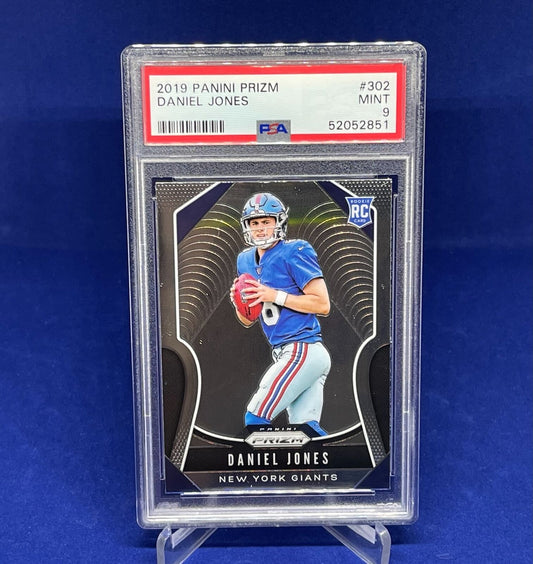 DANIEL JONES 2019 PANINI PRIZM ROOKIE RC #302 PSA 9