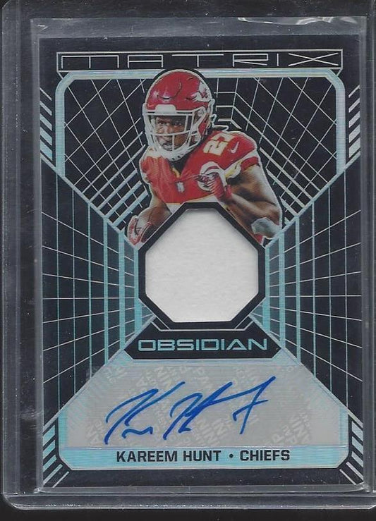 KAREEM HUNT 2018 PANINI OBSIDIAN MATRIX JERSEY AUTO #D 25/100