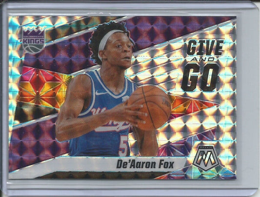 DE'AARON FOX 2019-20 PANINI MOSAIC GIVE AND GO SILVER WAVE PRIZM #3