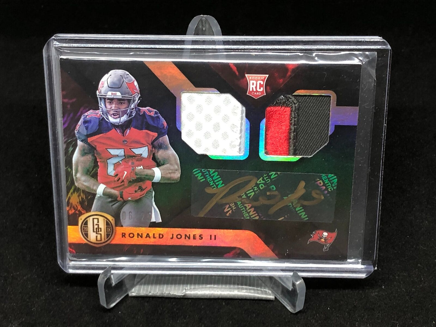 RONALD JONES II 2018 PANINI GOLD STANDARD 4 CLR DUAL PATCH AUTO RC #D 6/25