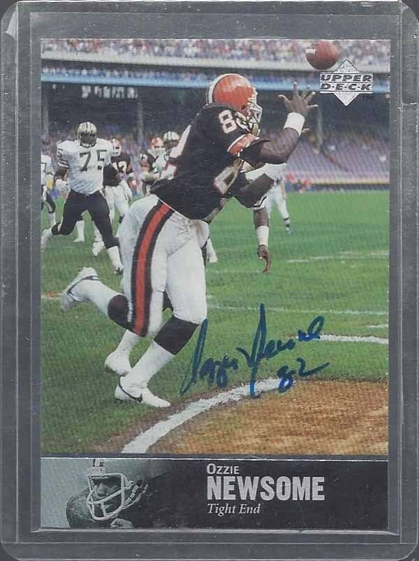 OZZIE NEWSOME 1997 UD UPPER DECK LEGENDS BROWNS HALL OF FAME ON CARD AUTO #154