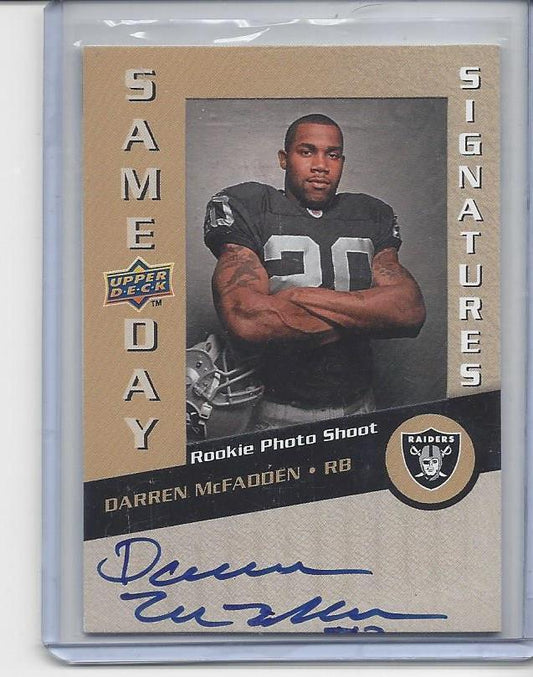 DARREN MCFADDEN 2008 UPPER DECK SAME DAY SIGNATURES PHOTO SHOOT ON CARD AUTO RC
